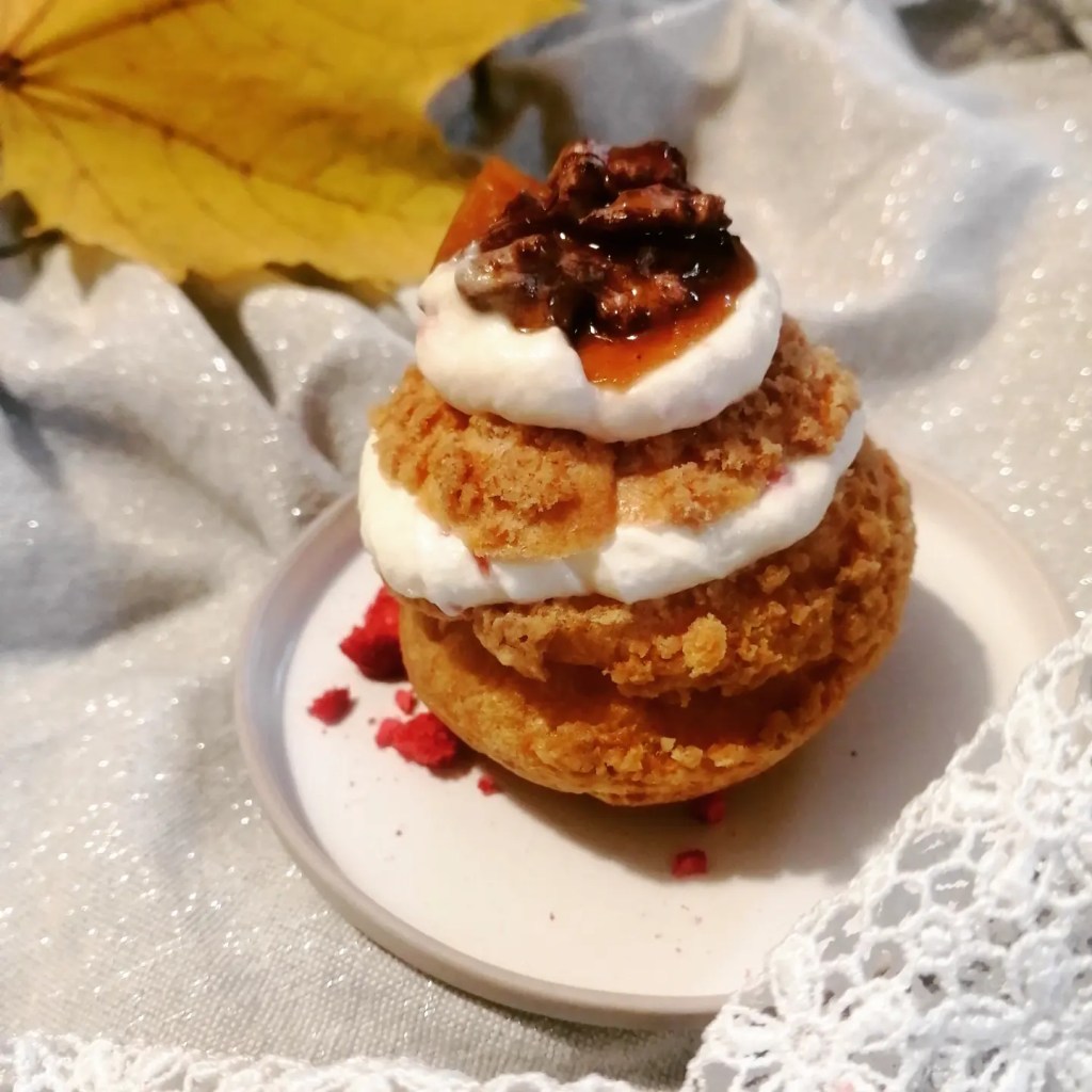 ptyś z kremem orzechowym i śmietankowym